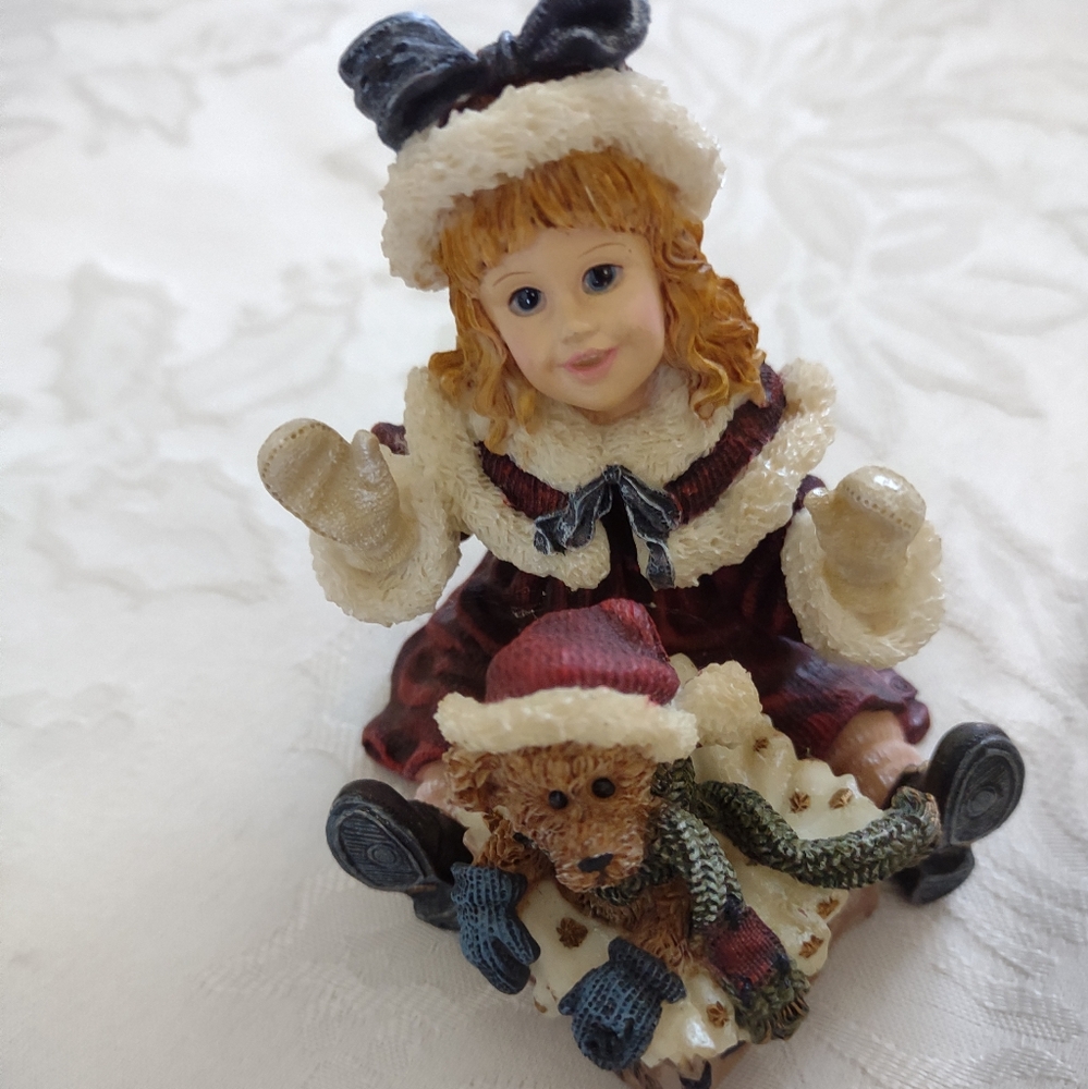 Boyds Bears The Dollstone Collection Kimberly with Klaus...Special delivery